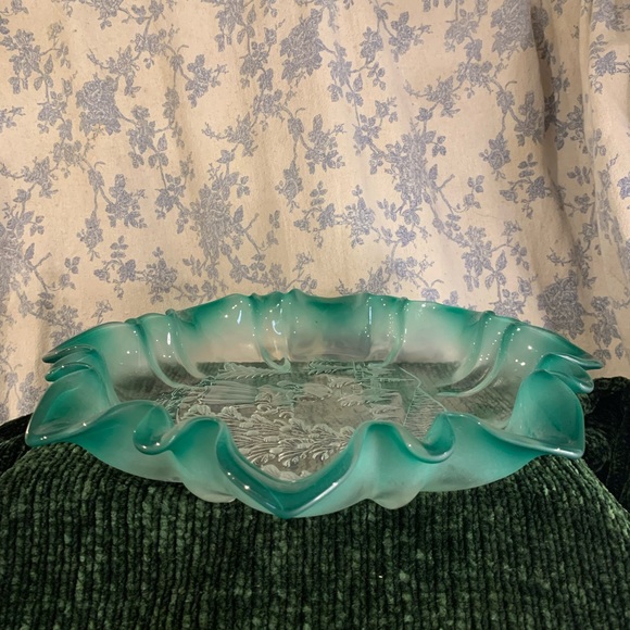 VTG Mikasa Spruce Green Ruffled Edge Frosted Glass Christmas Story 13" Platter - Picture 10 of 13